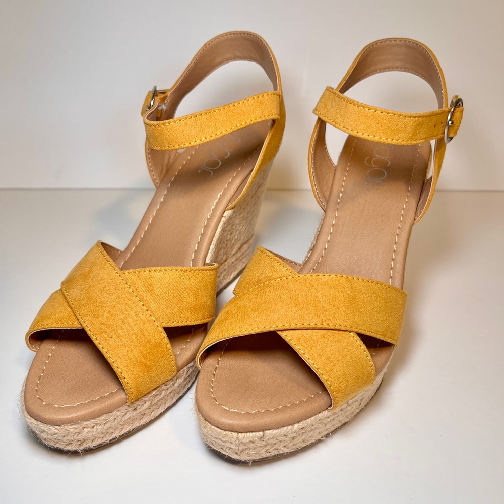 Sugar Wedge Sandal size 9 Mustard